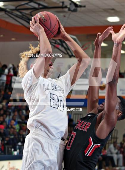 Thumbnail 2 in Oldsmar Christian vs. La Lumiere (Chick-Fil-A Classic) photogallery.