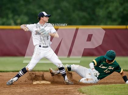 Thumbnail 2 in Lane Tech vs Glenbrook South (IHSA Sectional Semifinal) photogallery.