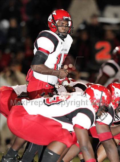 Thumbnail 2 in North Shore vs. Hightower (Texas 5A D1 Area Playoff) photogallery.