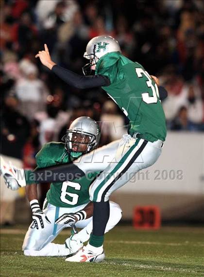 Thumbnail 2 in North Shore vs. Hightower (Texas 5A D1 Area Playoff) photogallery.