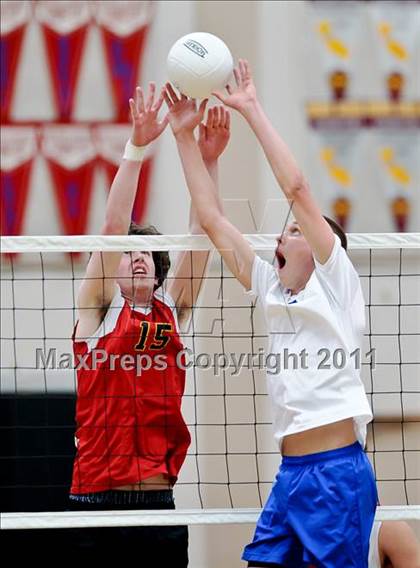 Thumbnail 3 in Rocklin vs. Jesuit (CIF SJS D1 Final) photogallery.
