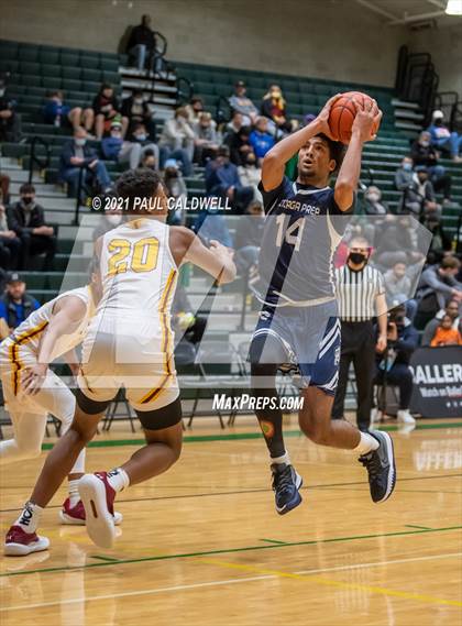 Thumbnail 2 in Gonzaga Prep vs. O'Dea (Hardwood Invite 1st Round) photogallery.