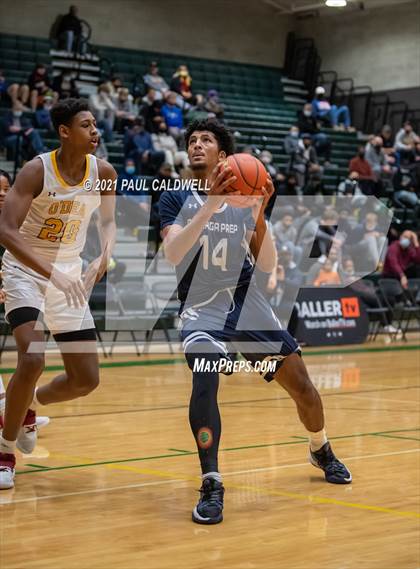 Thumbnail 3 in Gonzaga Prep vs. O'Dea (Hardwood Invite 1st Round) photogallery.