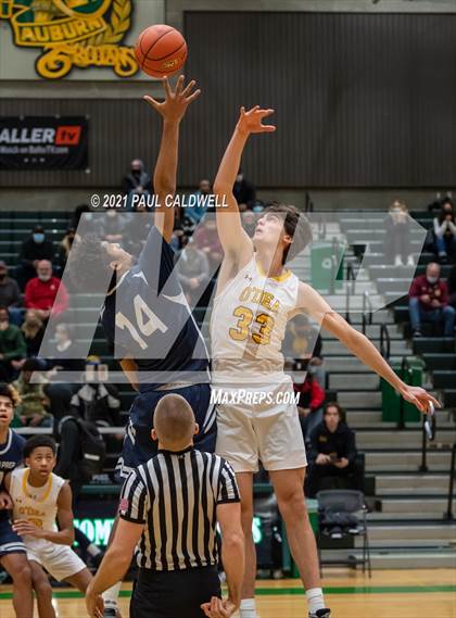 Thumbnail 2 in Gonzaga Prep vs. O'Dea (Hardwood Invite 1st Round) photogallery.