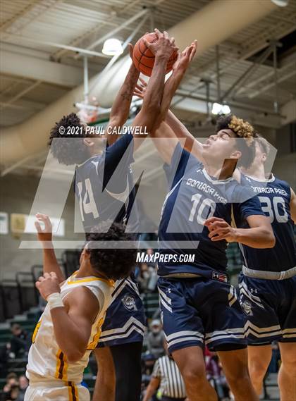 Thumbnail 2 in Gonzaga Prep vs. O'Dea (Hardwood Invite 1st Round) photogallery.