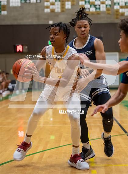 Thumbnail 3 in Gonzaga Prep vs. O'Dea (Hardwood Invite 1st Round) photogallery.