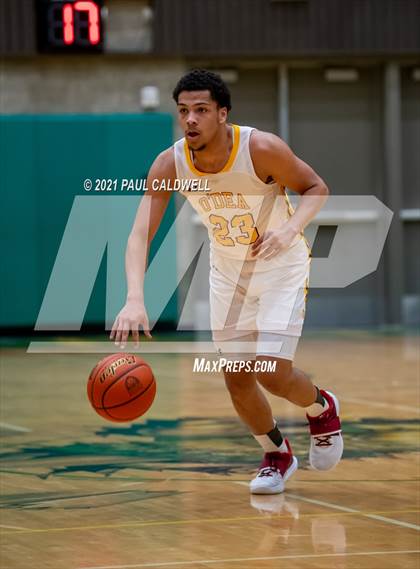 Thumbnail 3 in Gonzaga Prep vs. O'Dea (Hardwood Invite 1st Round) photogallery.