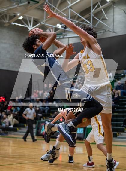 Thumbnail 1 in Gonzaga Prep vs. O'Dea (Hardwood Invite 1st Round) photogallery.