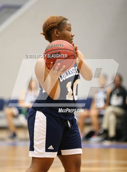 Thumbnail 1 in Sumner vs. Collegiate Medicine & Bioscience photogallery.