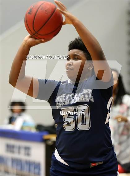 Thumbnail 3 in Sumner vs. Collegiate Medicine & Bioscience photogallery.