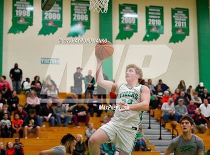 Thumbnail 1 in Wapahani @ Yorktown photogallery.