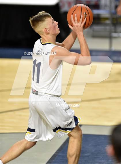 Thumbnail 2 in West Seattle vs. Gonzaga Prep photogallery.