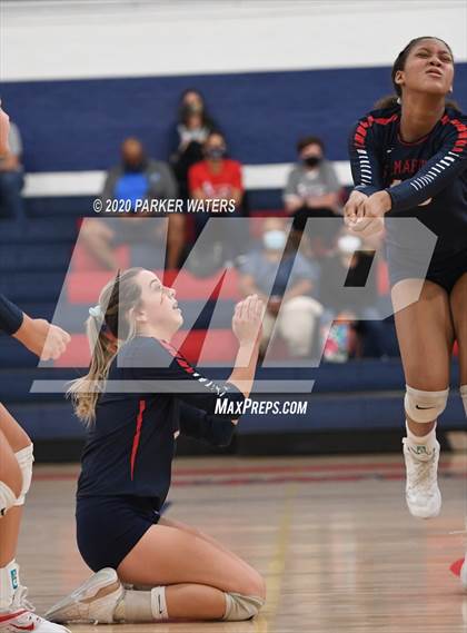 Thumbnail 3 in St. Martin's Episcopal vs. Archbishop Chapelle photogallery.