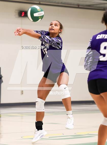 Thumbnail 1 in Caverna @ Green County photogallery.