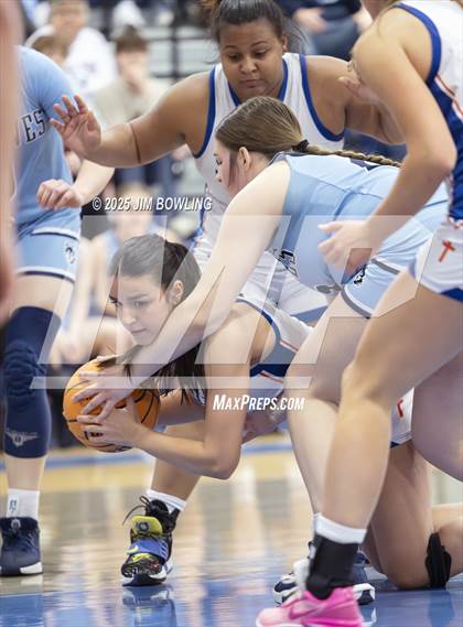 Thumbnail 2 in Cissna Park vs. St. Teresa (IHSA 1A Super-Sectional) photogallery.