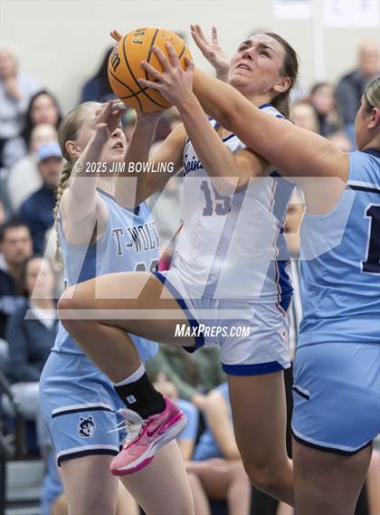 Thumbnail 3 in Cissna Park vs. St. Teresa (IHSA 1A Super-Sectional) photogallery.