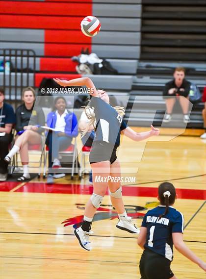 Thumbnail 3 in Willow Canyon @ Agua Fria photogallery.