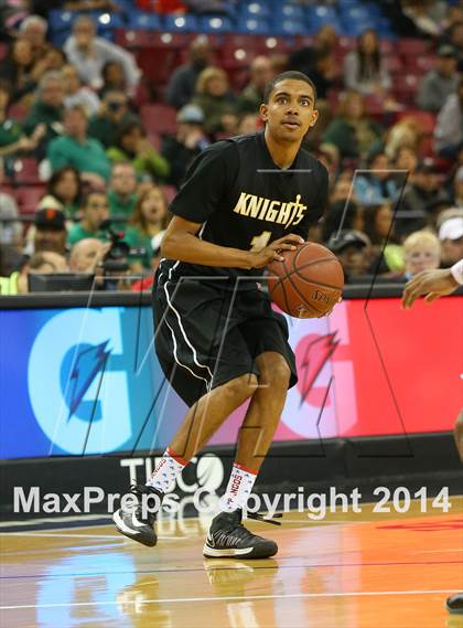 Thumbnail 3 in Bishop Montgomery vs. Moreau Catholic (CIF State D2 Final) photogallery.
