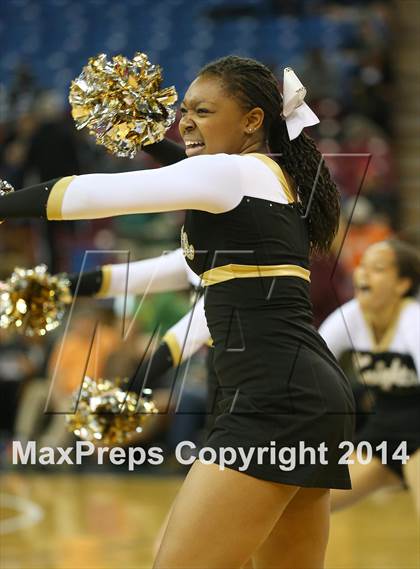Thumbnail 3 in Bishop Montgomery vs. Moreau Catholic (CIF State D2 Final) photogallery.