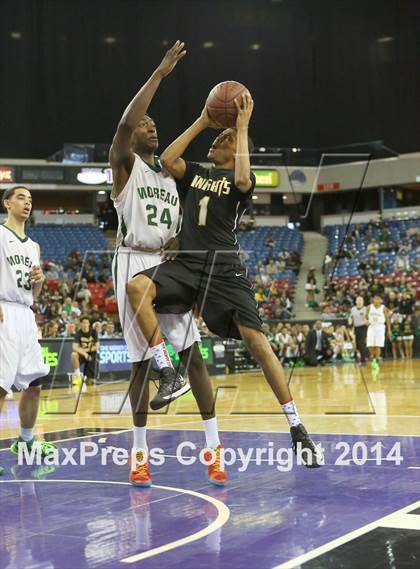 Thumbnail 3 in Bishop Montgomery vs. Moreau Catholic (CIF State D2 Final) photogallery.