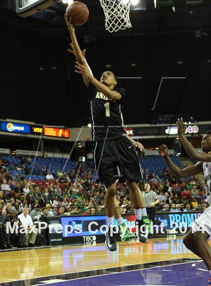 Thumbnail 2 in Bishop Montgomery vs. Moreau Catholic (CIF State D2 Final) photogallery.