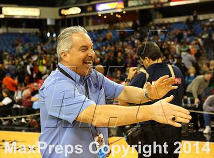Thumbnail 2 in Bishop Montgomery vs. Moreau Catholic (CIF State D2 Final) photogallery.