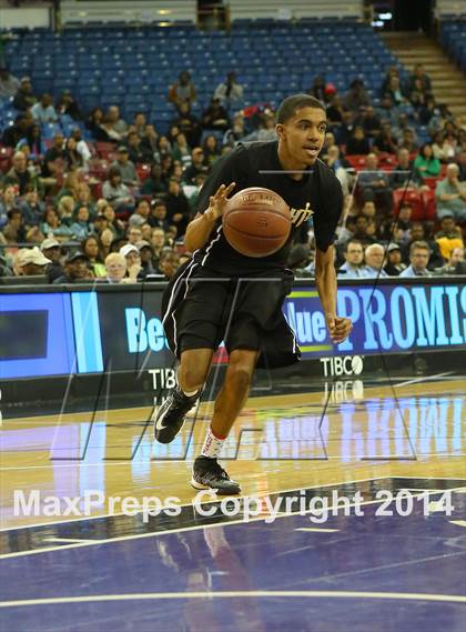 Thumbnail 1 in Bishop Montgomery vs. Moreau Catholic (CIF State D2 Final) photogallery.