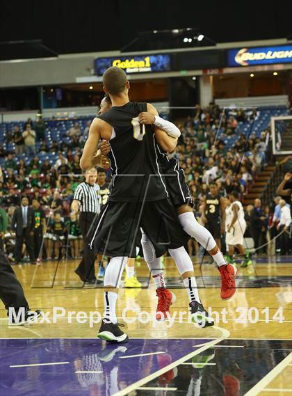 Thumbnail 1 in Bishop Montgomery vs. Moreau Catholic (CIF State D2 Final) photogallery.