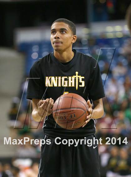 Thumbnail 3 in Bishop Montgomery vs. Moreau Catholic (CIF State D2 Final) photogallery.