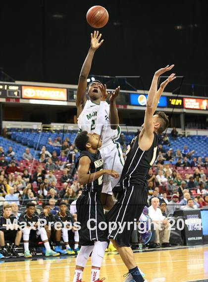 Thumbnail 2 in Bishop Montgomery vs. Moreau Catholic (CIF State D2 Final) photogallery.