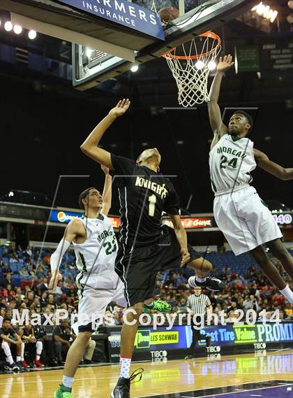 Thumbnail 3 in Bishop Montgomery vs. Moreau Catholic (CIF State D2 Final) photogallery.