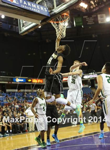 Thumbnail 2 in Bishop Montgomery vs. Moreau Catholic (CIF State D2 Final) photogallery.