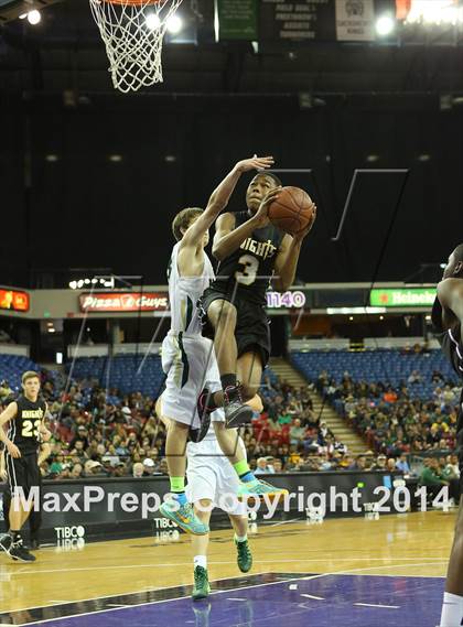 Thumbnail 3 in Bishop Montgomery vs. Moreau Catholic (CIF State D2 Final) photogallery.