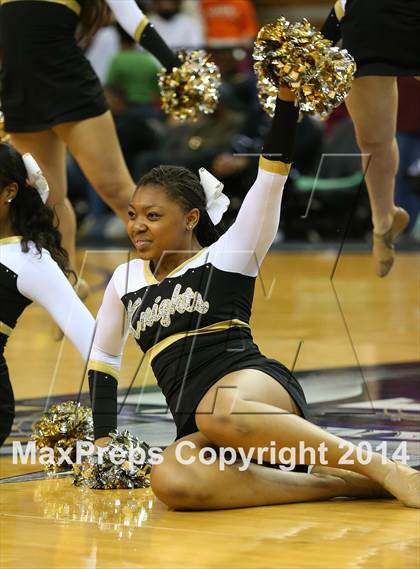 Thumbnail 1 in Bishop Montgomery vs. Moreau Catholic (CIF State D2 Final) photogallery.