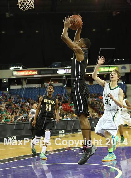 Thumbnail 3 in Bishop Montgomery vs. Moreau Catholic (CIF State D2 Final) photogallery.