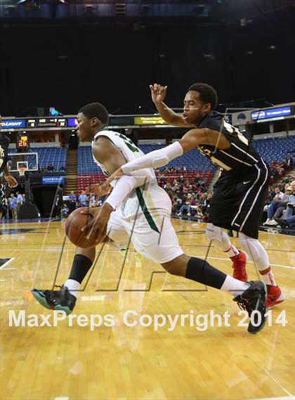 Thumbnail 1 in Bishop Montgomery vs. Moreau Catholic (CIF State D2 Final) photogallery.