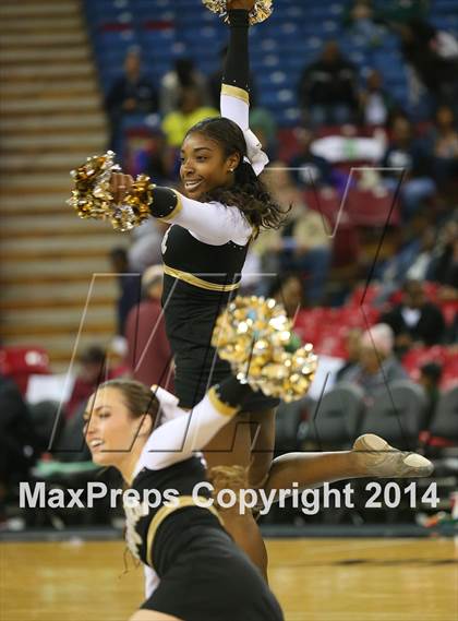 Thumbnail 3 in Bishop Montgomery vs. Moreau Catholic (CIF State D2 Final) photogallery.