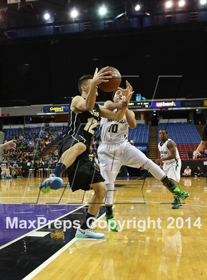Thumbnail 3 in Bishop Montgomery vs. Moreau Catholic (CIF State D2 Final) photogallery.