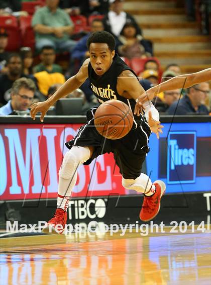 Thumbnail 3 in Bishop Montgomery vs. Moreau Catholic (CIF State D2 Final) photogallery.