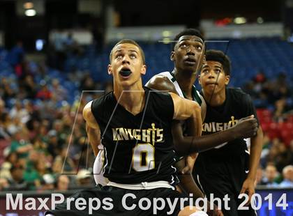 Thumbnail 2 in Bishop Montgomery vs. Moreau Catholic (CIF State D2 Final) photogallery.