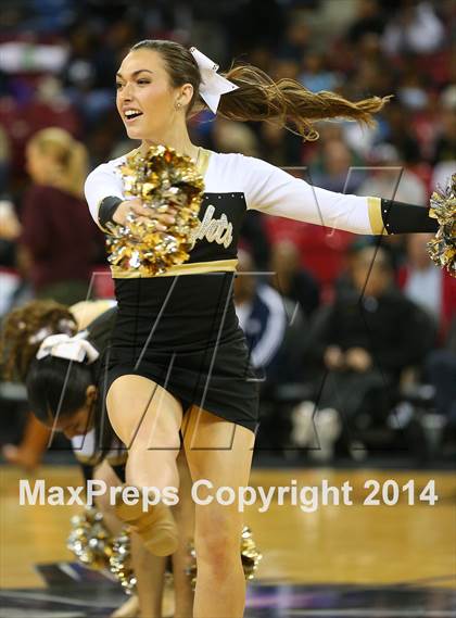 Thumbnail 2 in Bishop Montgomery vs. Moreau Catholic (CIF State D2 Final) photogallery.