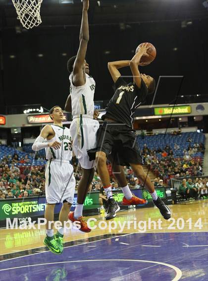 Thumbnail 1 in Bishop Montgomery vs. Moreau Catholic (CIF State D2 Final) photogallery.