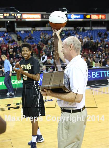 Thumbnail 2 in Bishop Montgomery vs. Moreau Catholic (CIF State D2 Final) photogallery.
