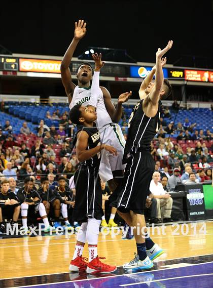 Thumbnail 3 in Bishop Montgomery vs. Moreau Catholic (CIF State D2 Final) photogallery.