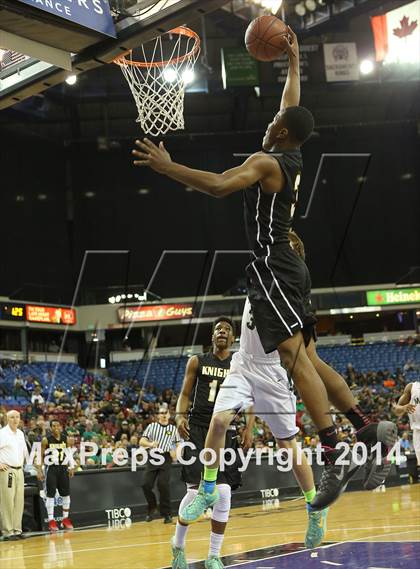 Thumbnail 1 in Bishop Montgomery vs. Moreau Catholic (CIF State D2 Final) photogallery.