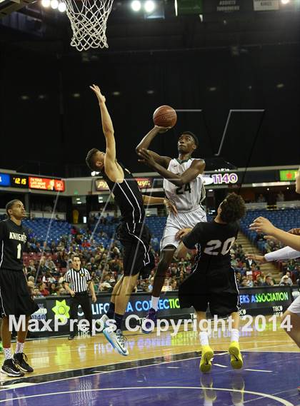 Thumbnail 3 in Bishop Montgomery vs. Moreau Catholic (CIF State D2 Final) photogallery.