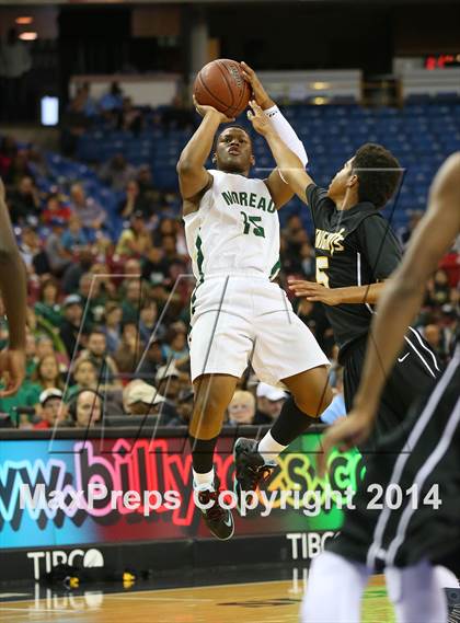Thumbnail 1 in Bishop Montgomery vs. Moreau Catholic (CIF State D2 Final) photogallery.