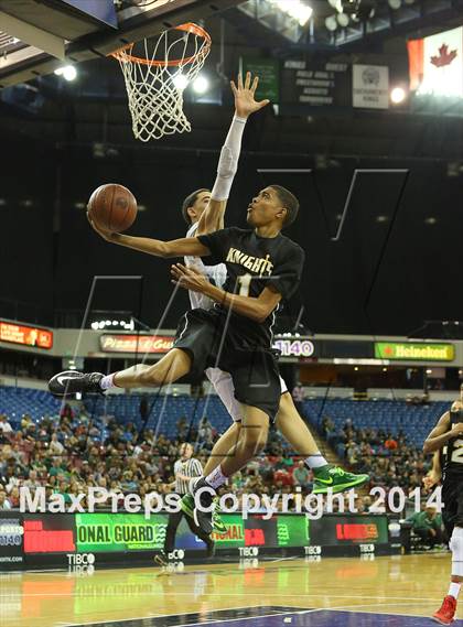 Thumbnail 3 in Bishop Montgomery vs. Moreau Catholic (CIF State D2 Final) photogallery.
