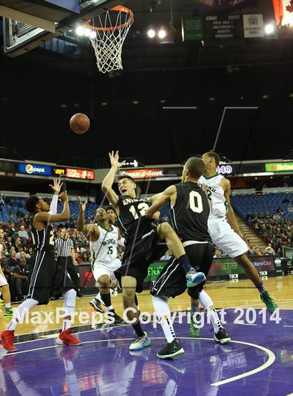 Thumbnail 3 in Bishop Montgomery vs. Moreau Catholic (CIF State D2 Final) photogallery.