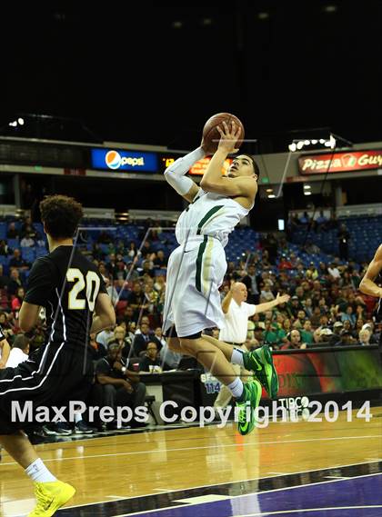 Thumbnail 3 in Bishop Montgomery vs. Moreau Catholic (CIF State D2 Final) photogallery.